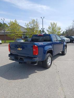 Photo 4 of 17 of 2019 Chevrolet Colorado WT