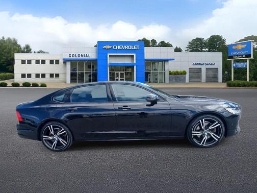 Gray Metallic 2020 Volvo S90 T6 R-Design