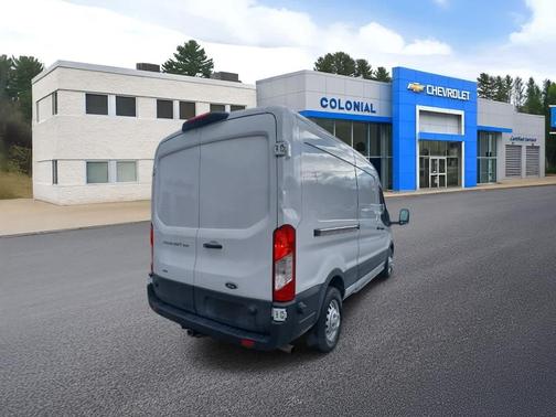2022 Ford Transit-250 