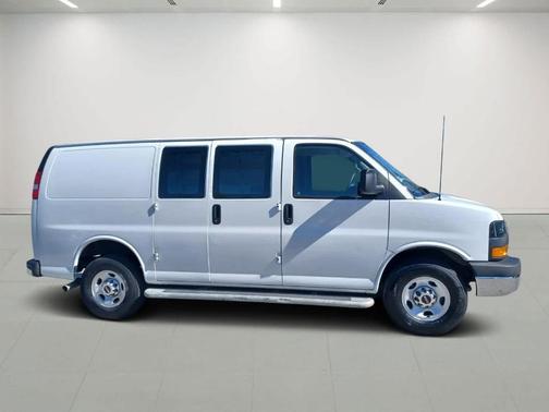 2022 GMC Savana 2500 Work Van