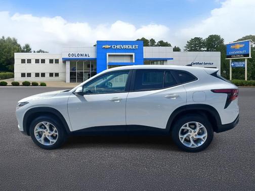 Summit White 2024 Chevrolet Trax LS