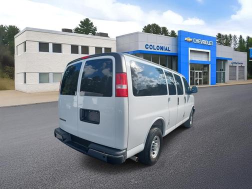 2025 Chevrolet Express 3500 LS