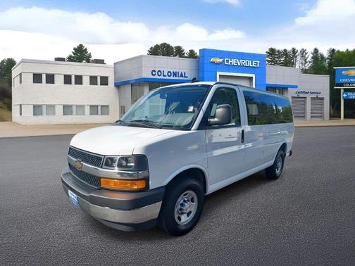 2025 Chevrolet Express 3500 LS