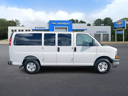 2025 Chevrolet Express 3500 LS