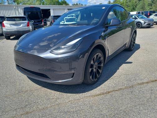 Gray 2024 Tesla Model Y Long Range