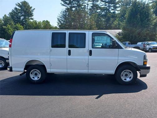 2025 Chevrolet Express 2500 Work Van
