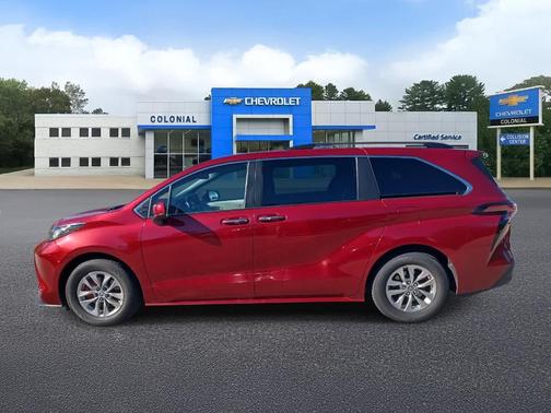 2022 Toyota Sienna XLE