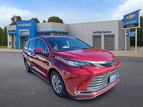 2022 Toyota Sienna XLE