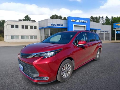 2022 Toyota Sienna XLE