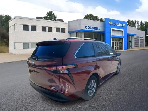 2022 Toyota Sienna XLE