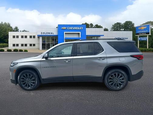 Sterling Gray Metallic 2023 Chevrolet Traverse RS