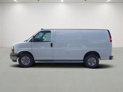 2022 GMC Savana 2500 Work Van