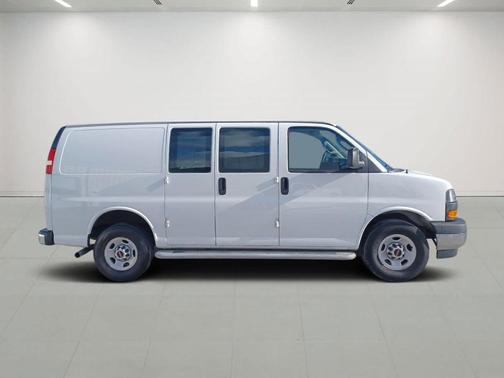 2022 GMC Savana 2500 Work Van