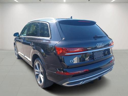 2021 Audi Q7 55 Premium Plus