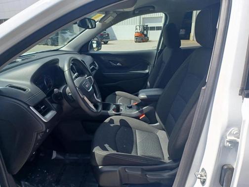 Summit White 2024 GMC Terrain SLE