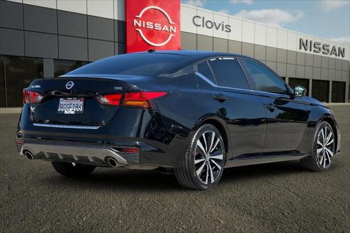 Black 2019 Nissan Altima 2.5 SR