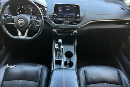 Black 2019 Nissan Altima 2.5 SR