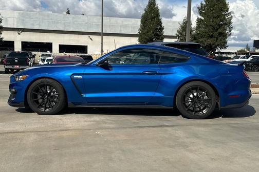 2017 Ford Shelby GT350 Base