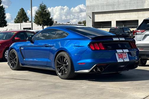 2017 Ford Shelby GT350 Base