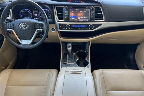 Predawn Gray Mica 2019 Toyota Highlander Hybrid XLE