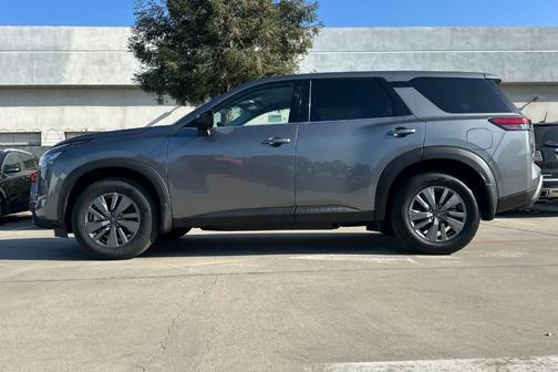 Gun Metallic 2025 Nissan Pathfinder S