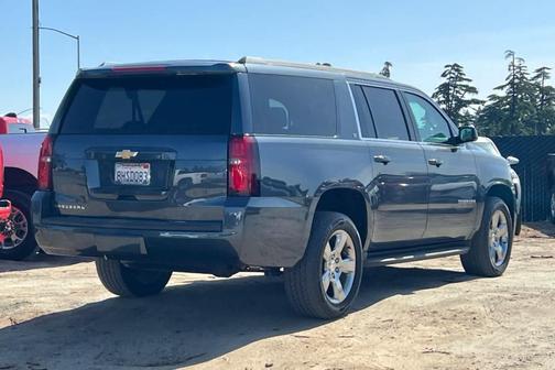 Shadow Gray Metallic 2019 Chevrolet Suburban LT