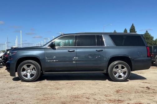 Shadow Gray Metallic 2019 Chevrolet Suburban LT