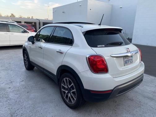 Photo 4 of 22 of 2017 FIAT 500X Trekking