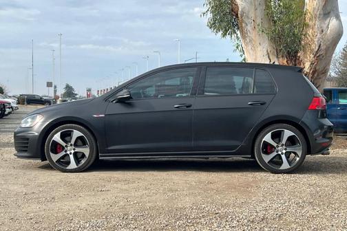 2017 Volkswagen Golf GTI S 4-Door