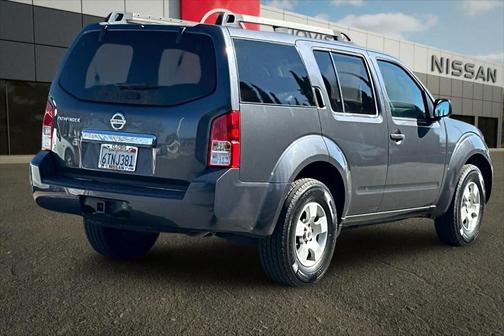 2011 Nissan Pathfinder S