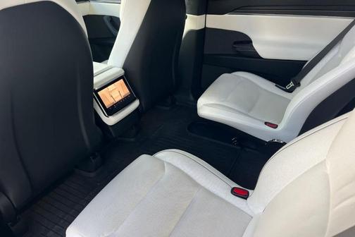Gray 2022 Tesla Model X Plaid