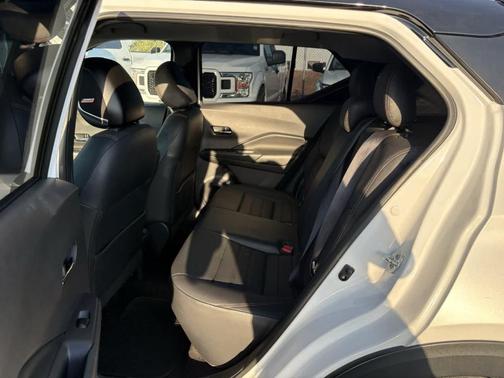 2019 Nissan Kicks SR