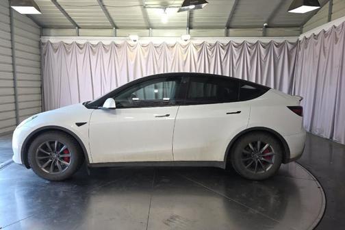 White 2023 Tesla Model Y Performance