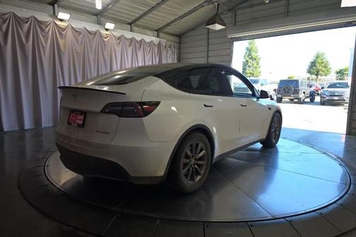 White 2023 Tesla Model Y Performance
