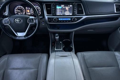 2018 Toyota Highlander Limited Platinum