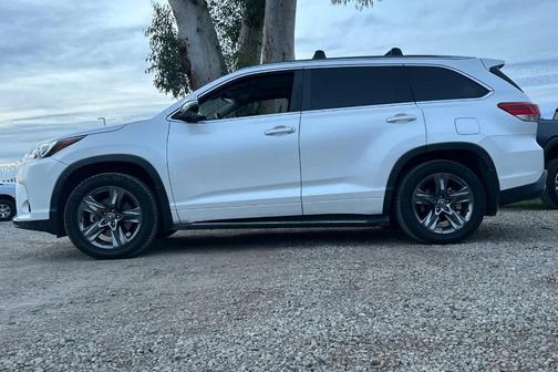 2018 Toyota Highlander Limited Platinum