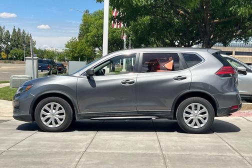 Gun Metallic 2017 Nissan Rogue S