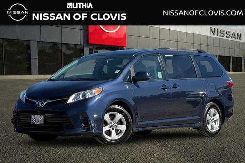 Parisian Night Pearl 2018 Toyota Sienna LE