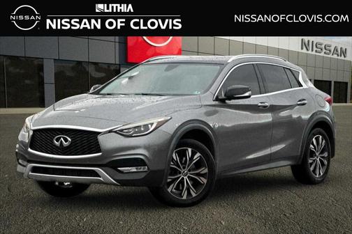 2017 INFINITI QX30 Premium