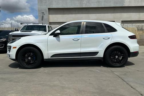 Black 2018 Porsche Macan