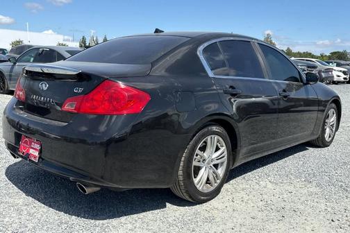 Black Obsidian 2013 INFINITI G37 Journey