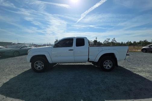 Super White 2014 Toyota Tacoma