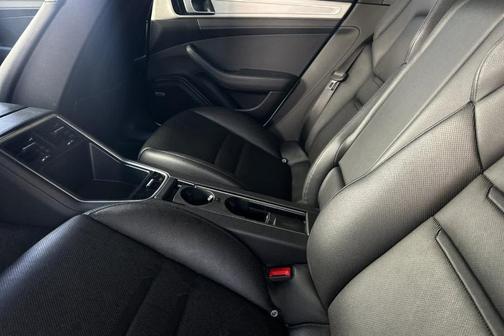 2018 Porsche Panamera 4