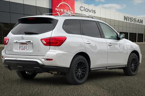 2018 Nissan Pathfinder SL