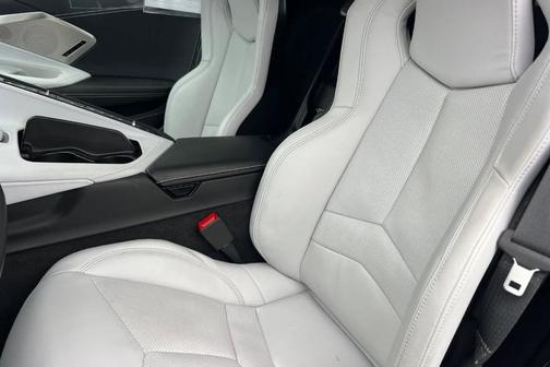 2023 Chevrolet Corvette Stingray w/2LT