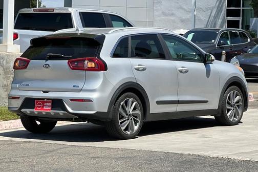 Silky Silver 2018 Kia Niro Touring