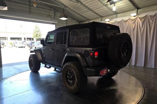 Granite Crystal Clearcoat Metallic 2019 Jeep Wrangler Unlimited Sahara