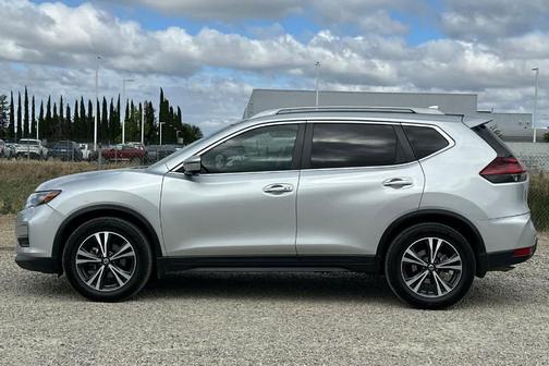 Brilliant Silver Metallic 2020 Nissan Rogue SV