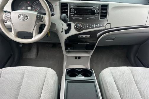 2014 Toyota Sienna LE