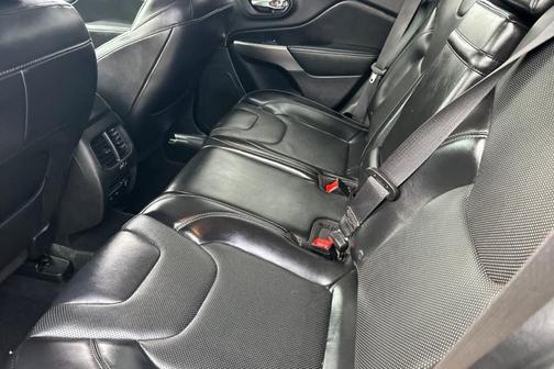 Diamond Black 2019 Jeep Cherokee Limited